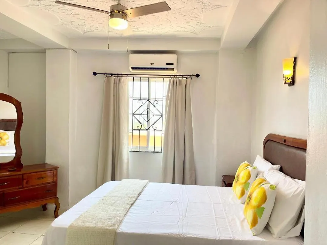 15000 Sq Ft 7 Bedroom House With Pool And Ocean View Silver Sands 0*,  자메이카