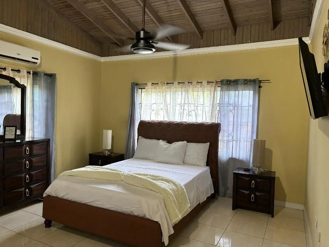 Hébergement de vacances 15000 Sq Ft 7 Bedroom House With Pool And Ocean View Silver Sands