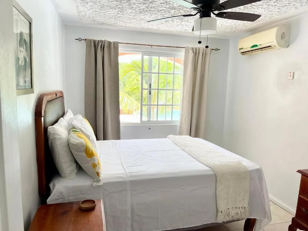 15000 Sq Ft 7 Bedroom House With Pool And Ocean View Silver Sands Ferienhaus